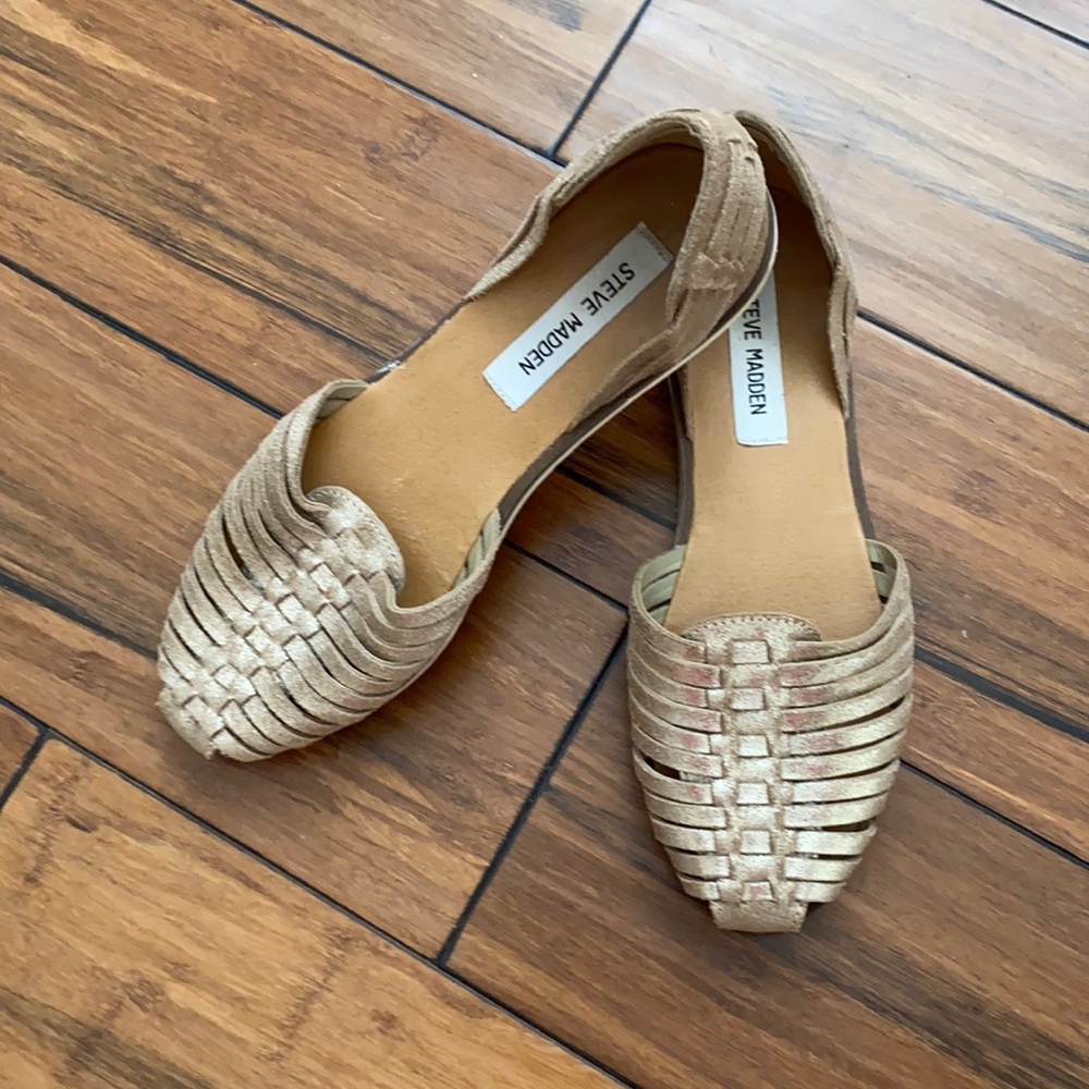 Steve Madden gold Huarachi sandals